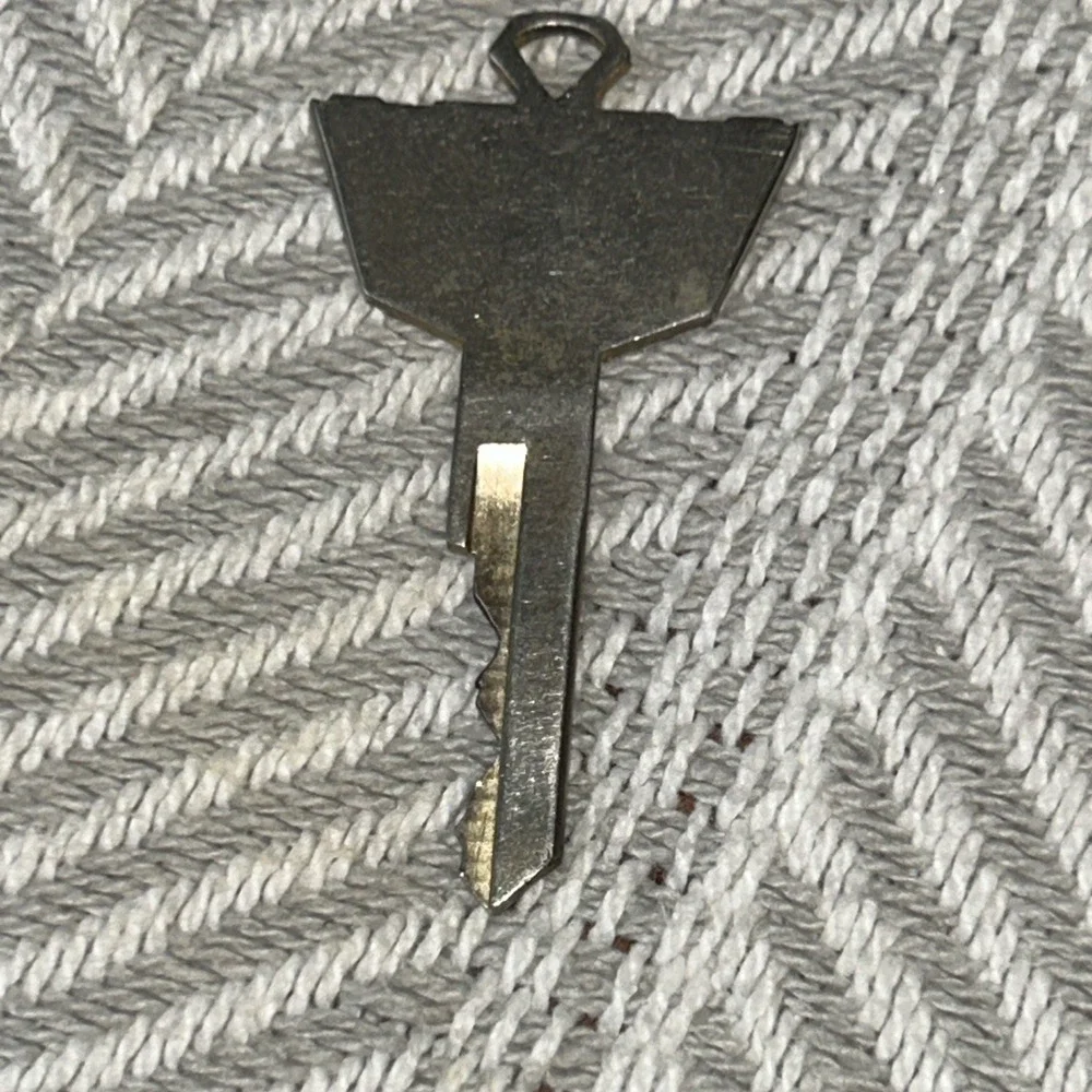 Rare Ford Lion Crest Silver Classic Key 1965 1966 1967 1968‎ H3